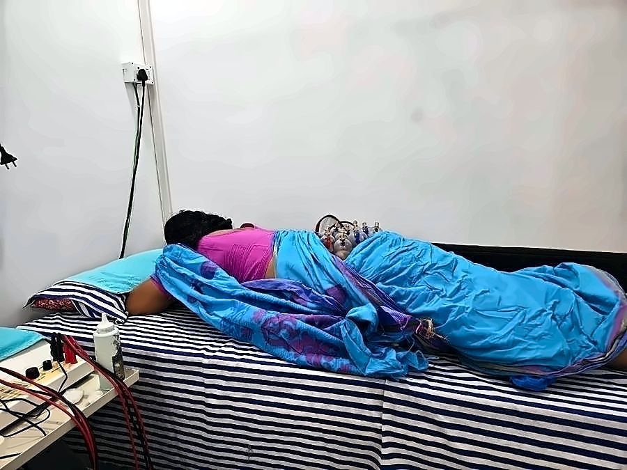 Cupping therapy session for lower back pain at MuvAgain Patna